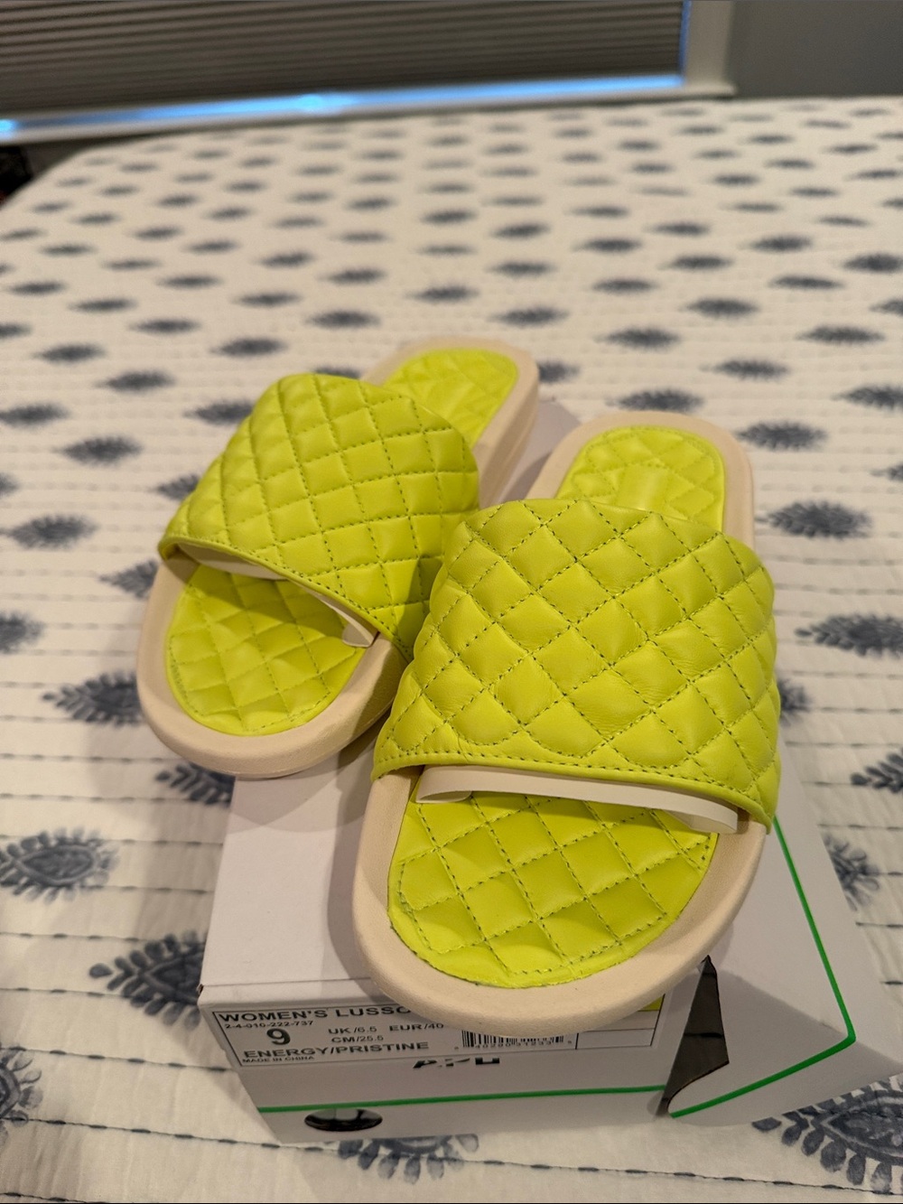 APL Women's Lusso Slide in Neon Lime